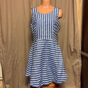 Vineyard Vines fit & flare circle skirt dress 12 Resort wear chambray cotton